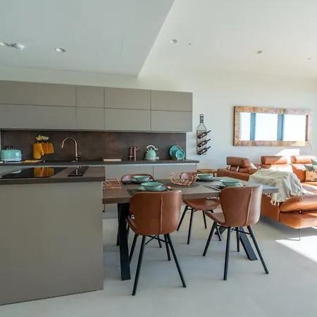 Oasis On The 27th, Mercury Tower *