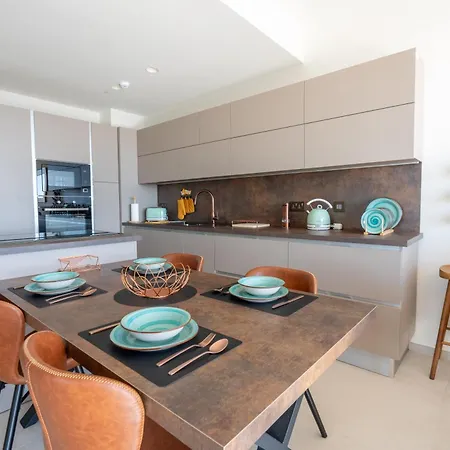 Oasis On The 27th, Mercury Tower * Saint Julian's