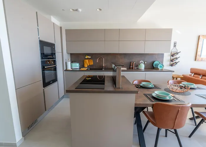 Oasis On The 27th, Mercury Tower Apartment